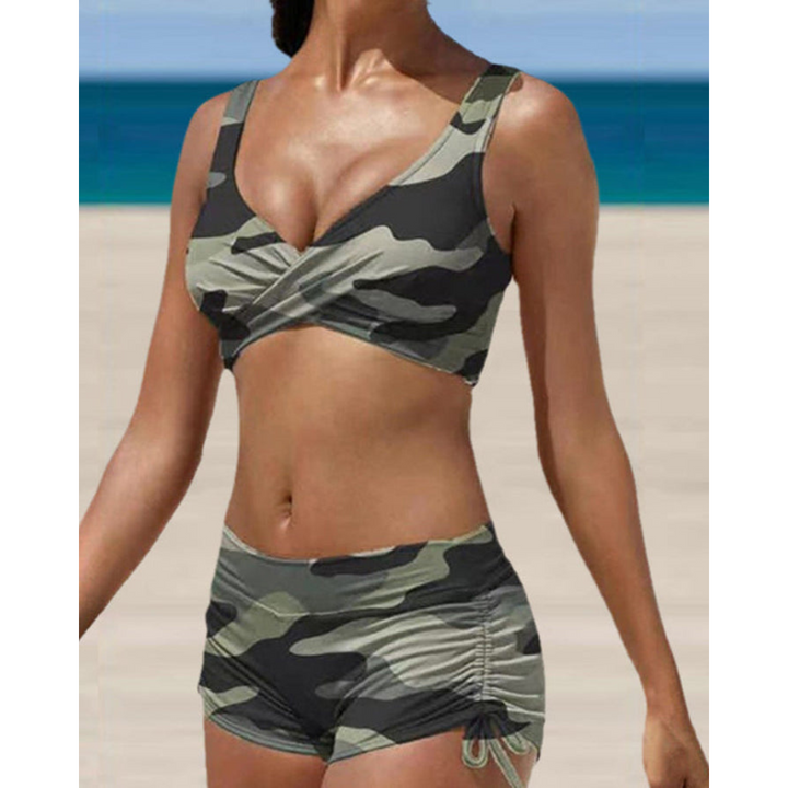 Damen Bikini Set mit stylischem Überkreuz-Oberteil & geraffter Hose. Perfekte Strandmode für den Sommer.