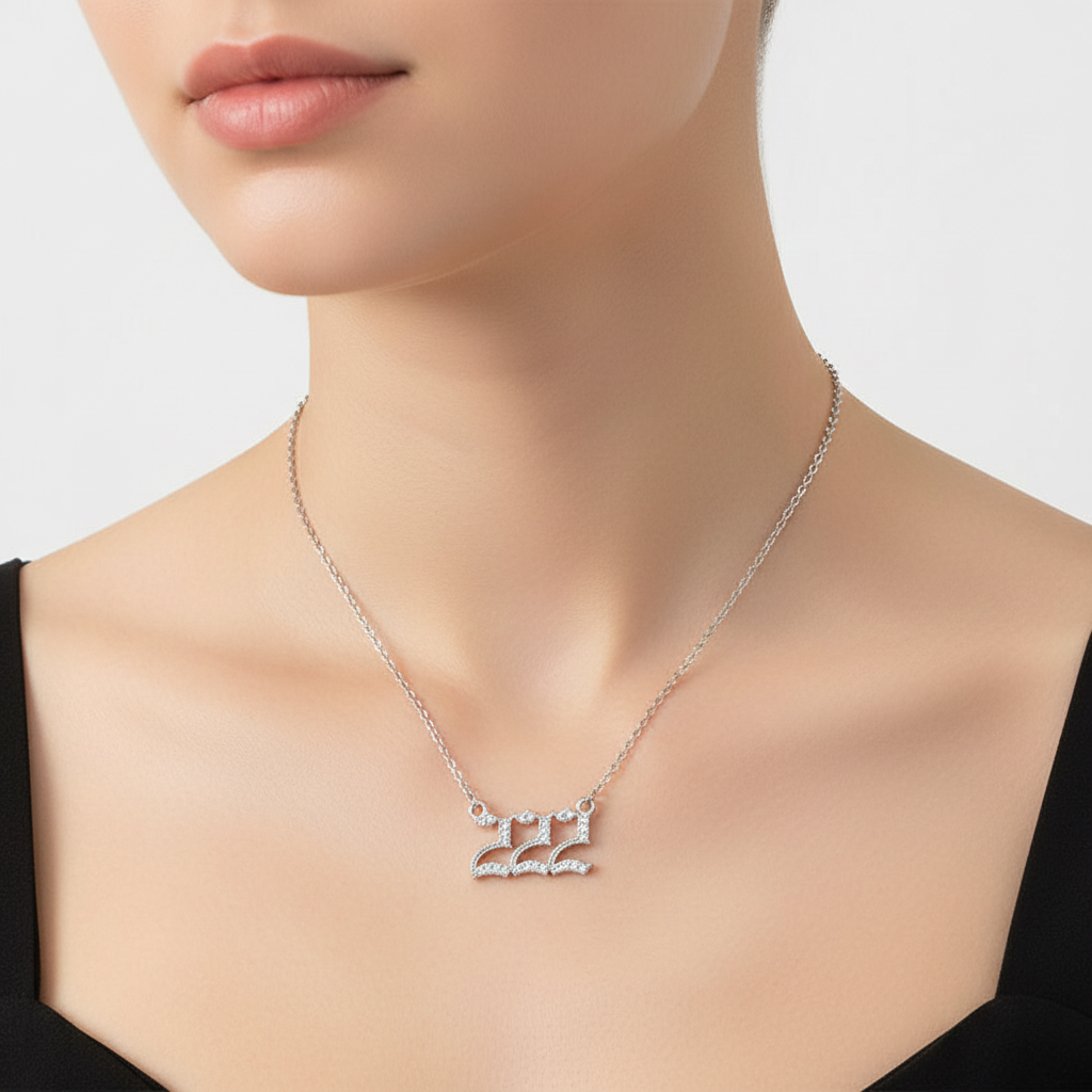 Damen Schmuckstück: Zirkonia-Halskette mit symbolischen Engelszahlen.