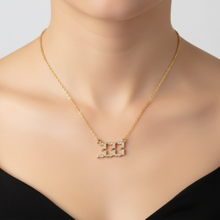 Elegante Zirkonia-Halskette aus Edelstahl für Damen, Engelszahlen-Motiv.