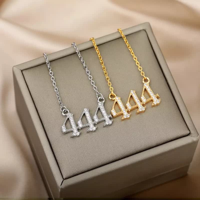 Damen Schmuck: Zirkonia-Halskette mit bedeutungsvollen Engelszahlen.
