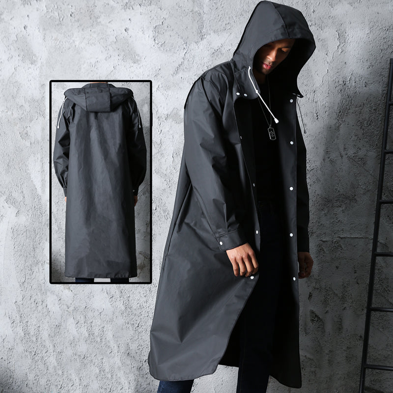 Stilvoller urbaner Unisex Allwetter-Regenmantel mit Kapuze. Wasserdicht & atmungsaktiv für Frühling & Herbst.