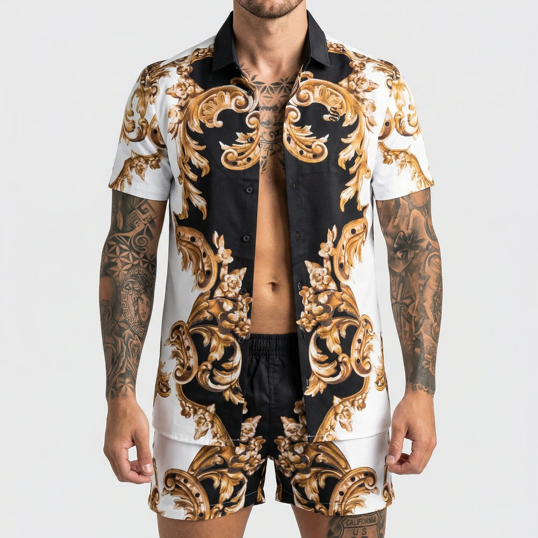 Gemustertes Herren Freizeit-Set, ideal für entspannte Tage oder den Urlaub am Meer.