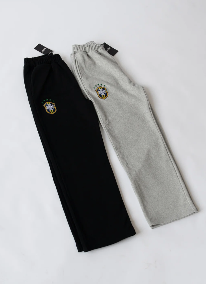 Stilvoller Herren Jogginganzug Damian: Kapuzenjacke & Sporthose. Ideal für Sport, Freizeit & Loungewear.