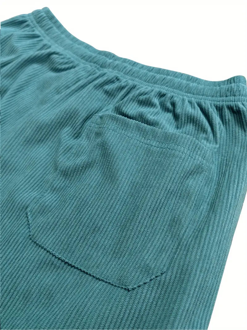 Damen High-Waist Jogginghose mit weitem Bein. Bequeme Freizeithose mit elastischem Bund für Komfort.