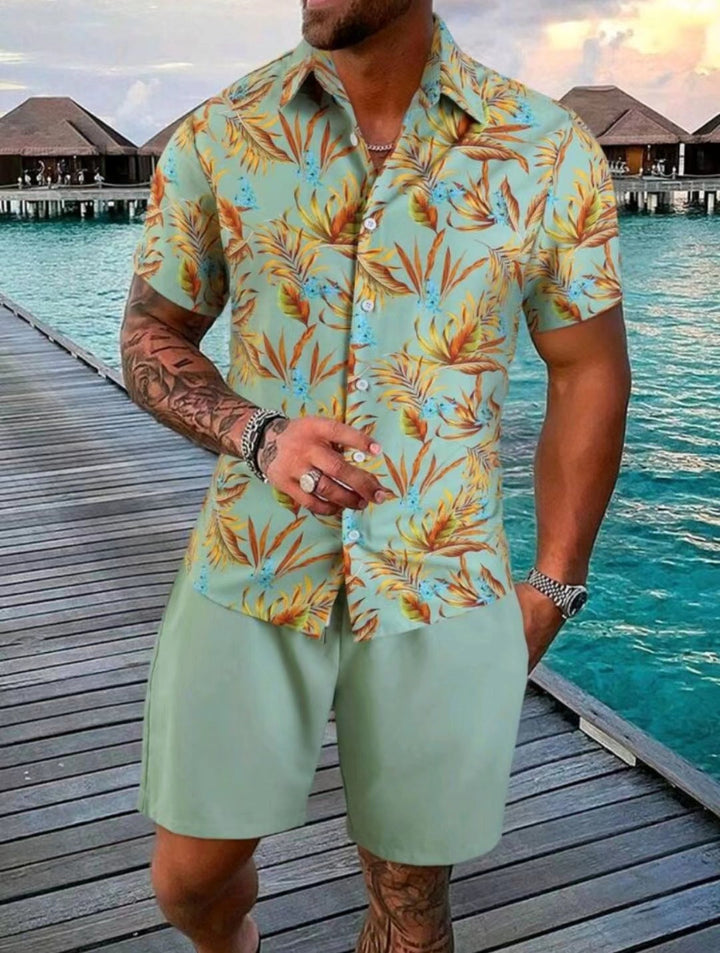 Nahaufnahme des leichten Herren Kurzarmhemdes aus dem stylischen Sommer-Set. Perfekt für Freizeitaktivitäten.