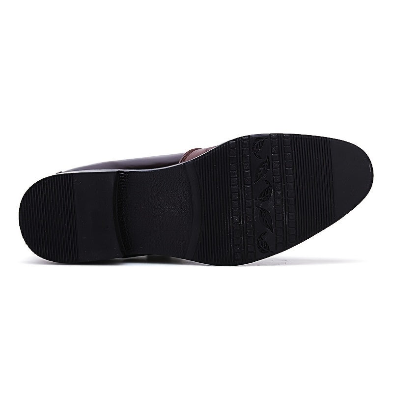 Klassische braune Herren Loafers, komfortabel & stilvoll für Frühling & Sommer.