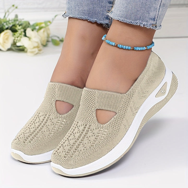 Damen Sportschuhe: Bequeme Slip-on Sneaker für mühelosen Alltagskomfort. Leicht & modern.