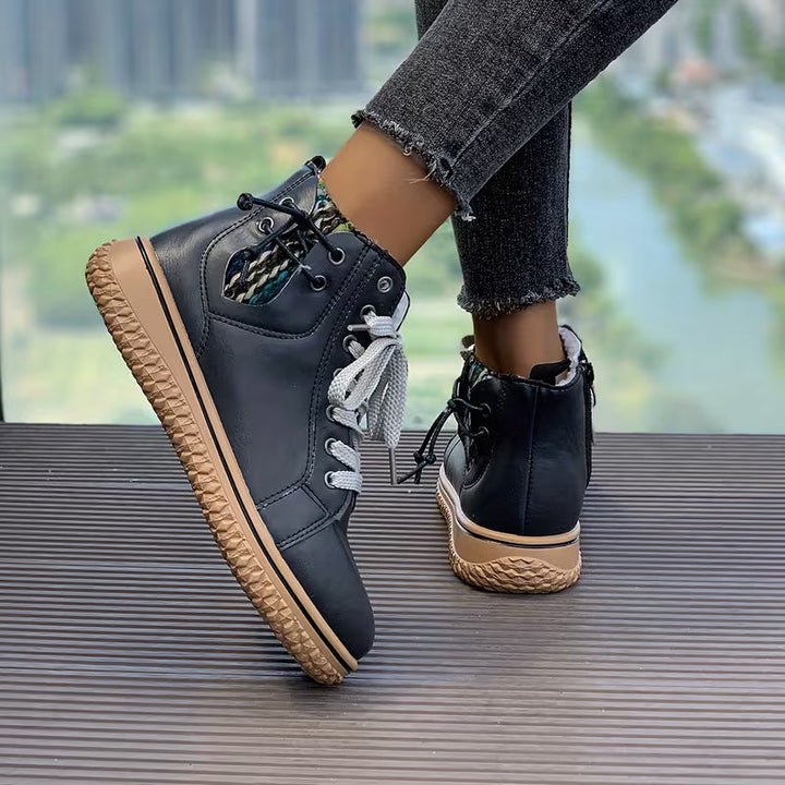 Komfortable Damenschuhe: Orthopädische Schnürschuhe mit gepolstertem Fußbett und rutschfester Sohle für sicheren Halt.