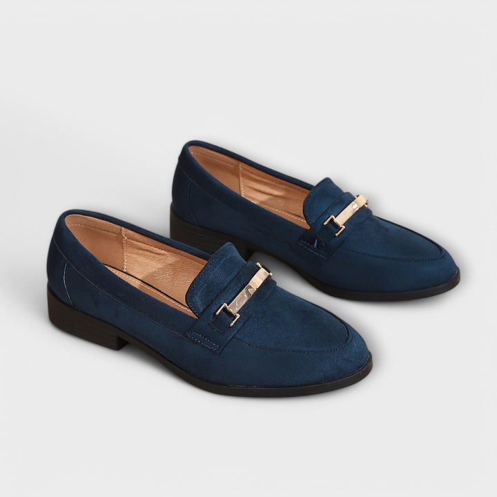 Leichte Damen Slipper in Schwarz für den Sommer, komfortable Slip-On Loafer und Freizeitschuhe.