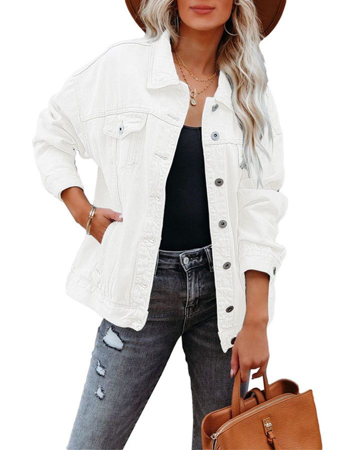 Vielseitige Damen Kurzjacke aus Denim mit Schalkragen. Oversized-Passform, ideal als lässige Übergangsjacke im Frühling.
