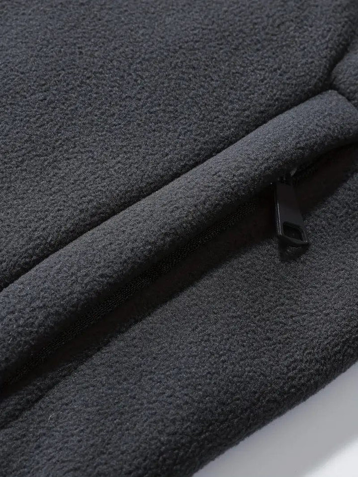 Herren Outdoor-Fleecejacke, atmungsaktiv und warm, perfekt für kühle Tage.
