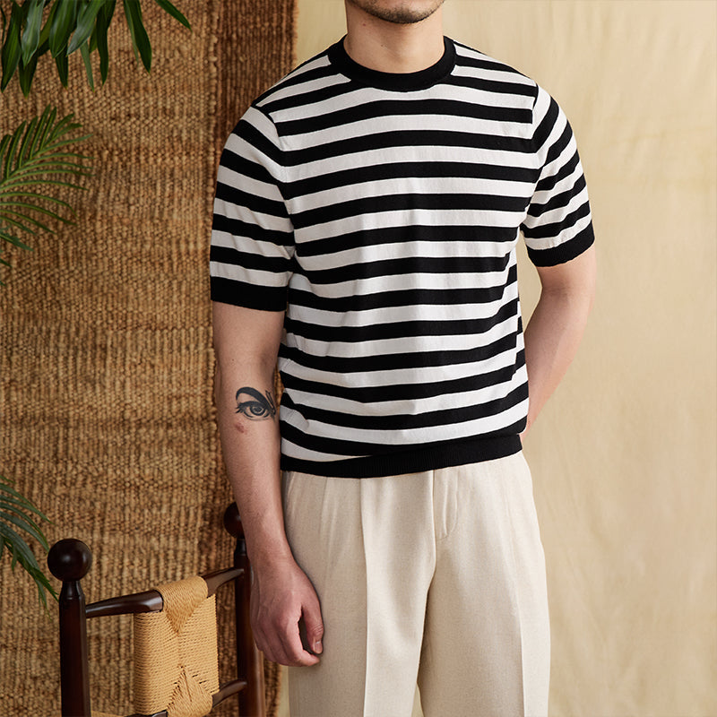 Atmungsaktives Herren Streifen T-Shirt, Kurzarm mit Rundhals, schmal geschnitten, perfekt für den Sommer.