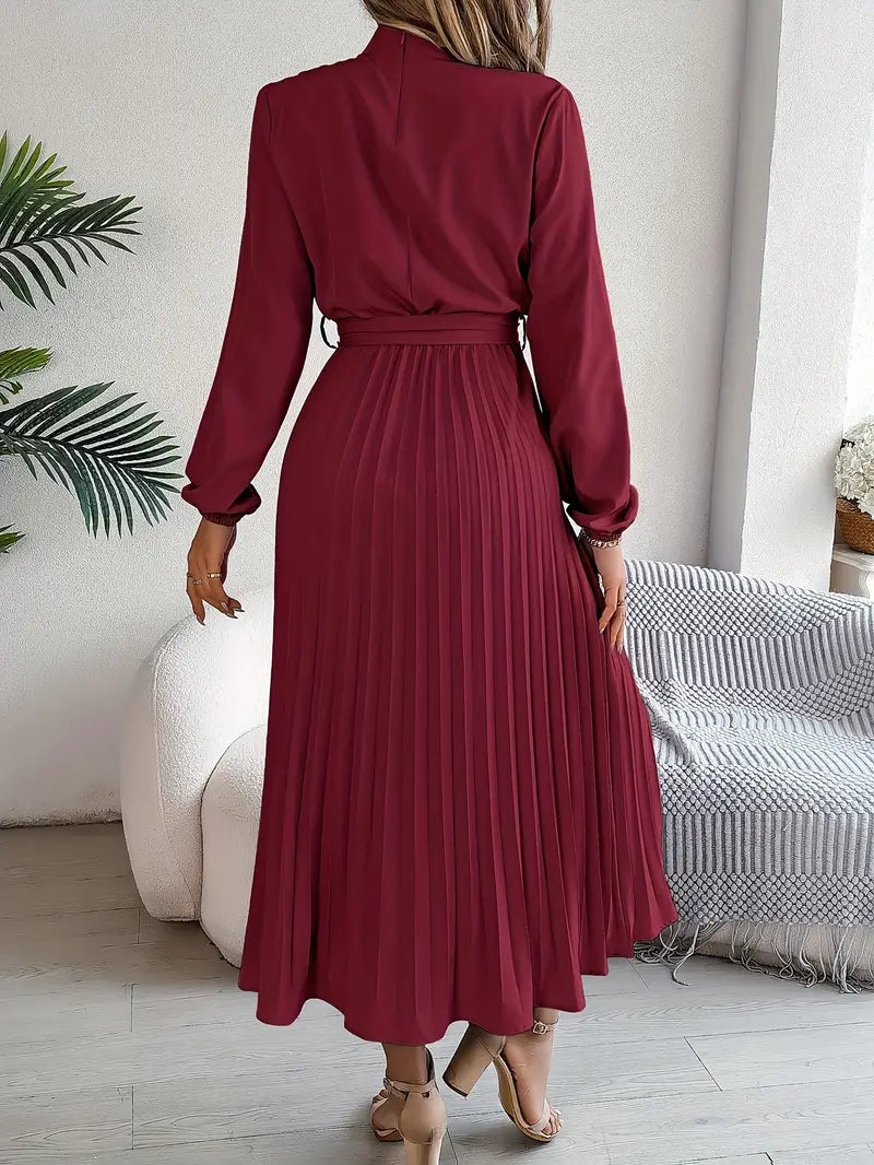 Festliches Langarm-Abendkleid für Damen, plissiert, Midilänge, mit modischem Stehkragen.
