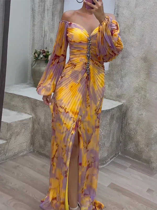 Elegantes Damen Plissee Maxikleid in Gelb mit V-Ausschnitt und Schmetterlingsärmeln, ideal als festliches Abendkleid.