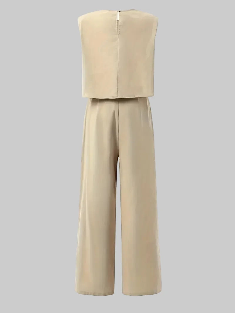 Leichtes ärmelloses Leinen Set für Damen, zweiteilig mit Hose und Oberteil, ideal für warme Sommertage.