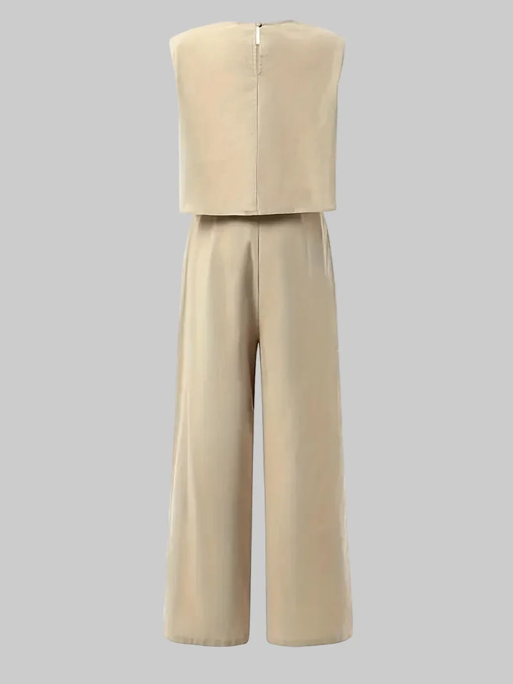 Leichtes ärmelloses Leinen Set für Damen, zweiteilig mit Hose und Oberteil, ideal für warme Sommertage.