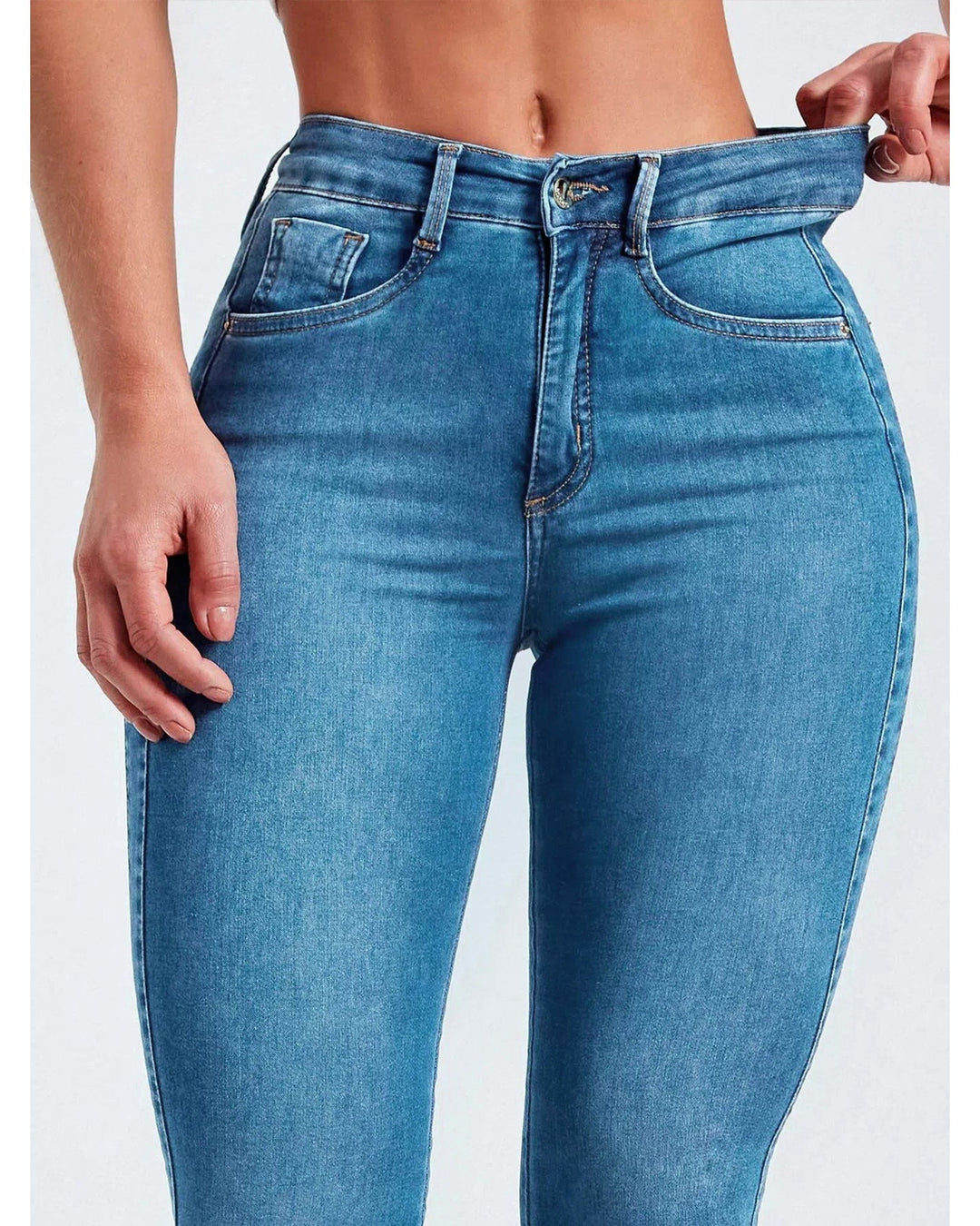 Stylische Damen Destroyed Jeans High Waist in Blau, figurbetont & stretchig. Perfekt für Party & Freizeit.