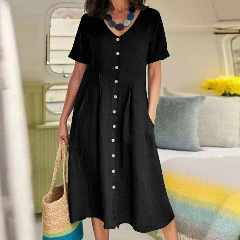 Freizeit-Sommerkleid für Damen mit V-Ausschnitt, praktischer Knopfleiste und bequemen Taschen.