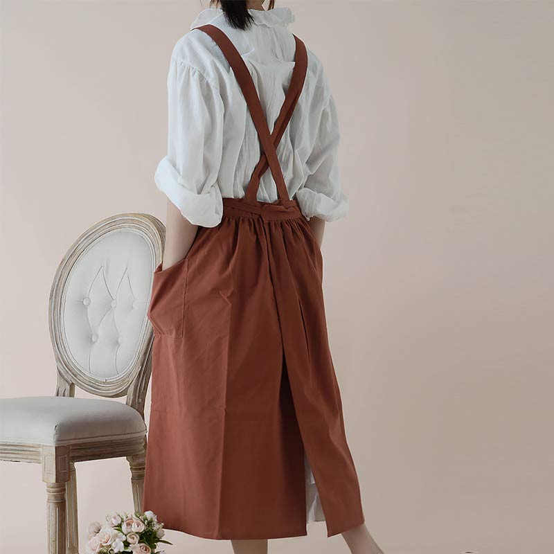 Universelle Baumwollschürze für Backen & Kochen, mit mehreren Taschen für Utensilien.
