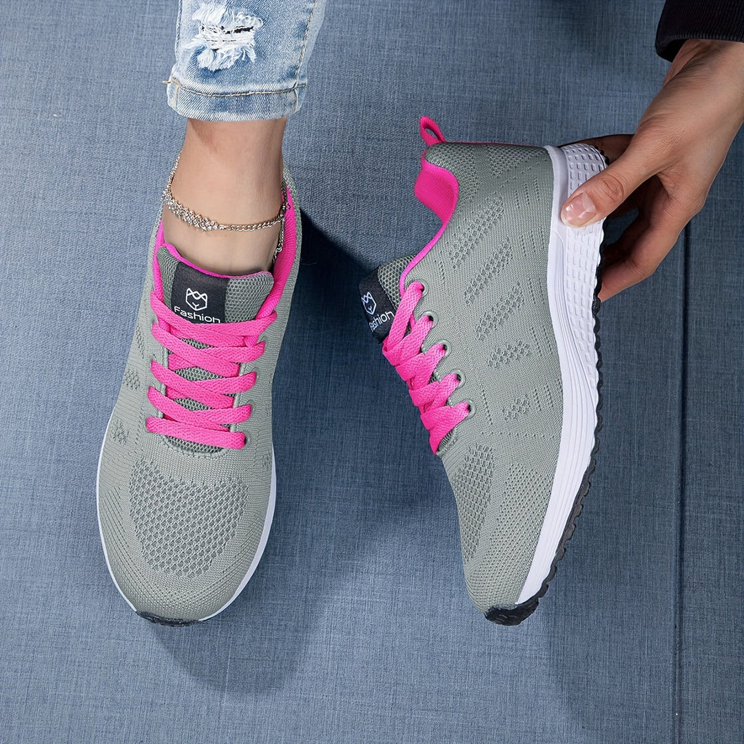 Feine Strickstruktur der atmungsaktiven Damen Sneaker. Weiches, leichtes Material für optimalen Tragekomfort.