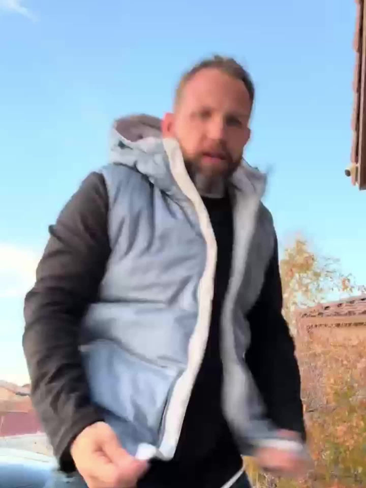 Unisex Steppweste Herren, mit Kapuze, ärmellos, gesteppt, stilvoll und funktional.