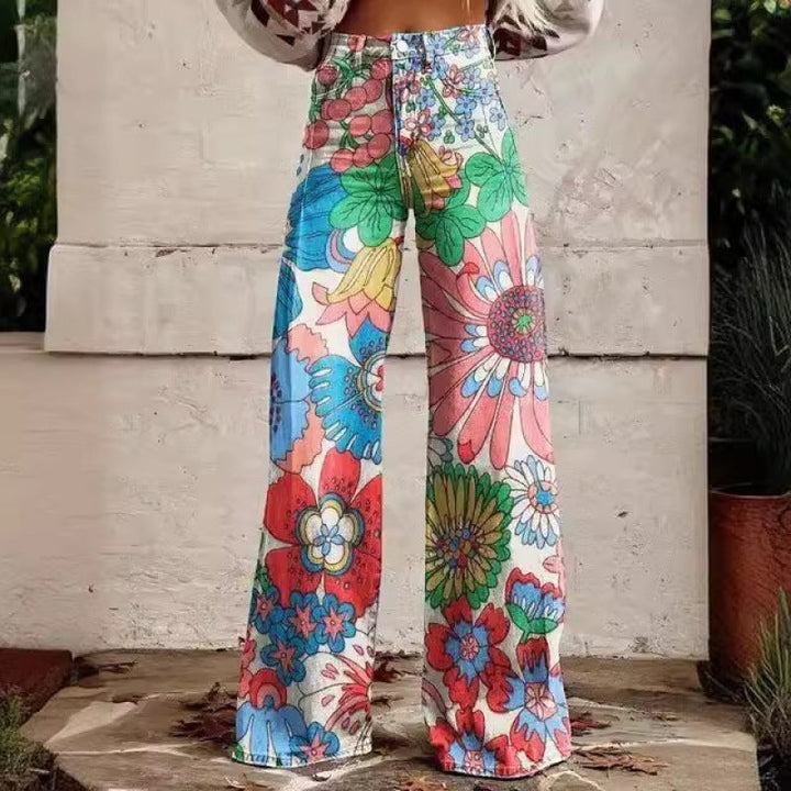 Auffällige Retro-Schlaghose für Damen, mit buntem Blumenmuster – perfekt für den Modetrend.