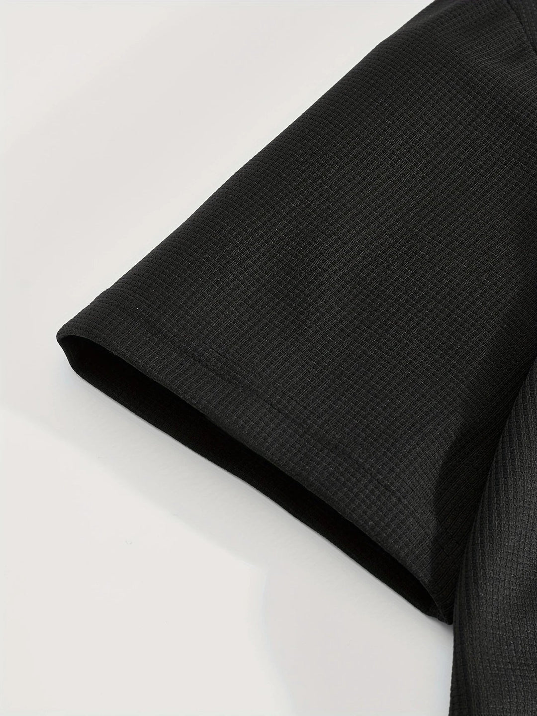 Vielseitiges Herren Sportset mit atmungsaktivem T-Shirt & kurzer Hose für Sport und Freizeitmode.