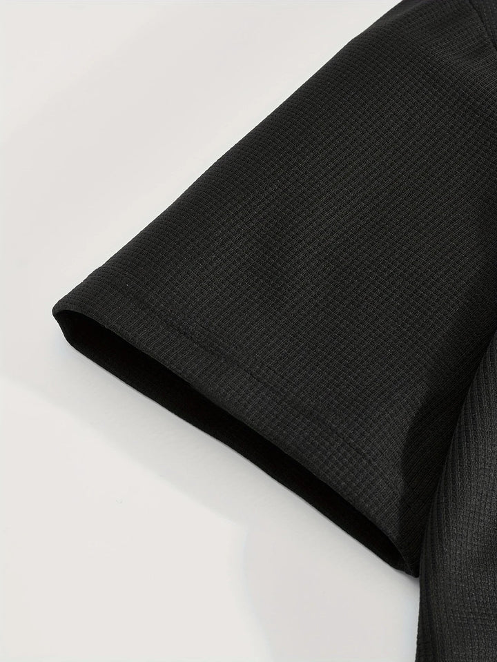 Vielseitiges Herren Sportset mit atmungsaktivem T-Shirt & kurzer Hose für Sport und Freizeitmode.