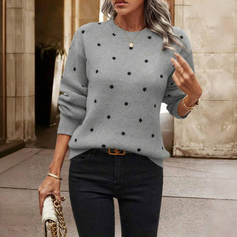 Damen Strickpullover mit charmantem Punktemuster und Rundhalsausschnitt. Perfekt für casual Looks.