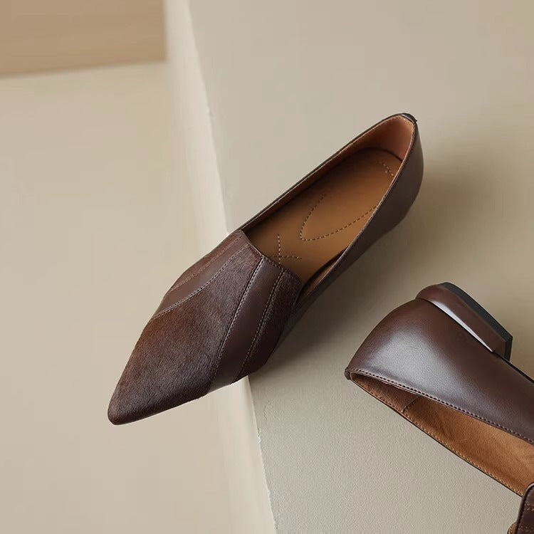 Zeitgemäße Damen-Slipper mit spitzer Zehe, vereinen Eleganz, Komfort und modernes Design optimal.