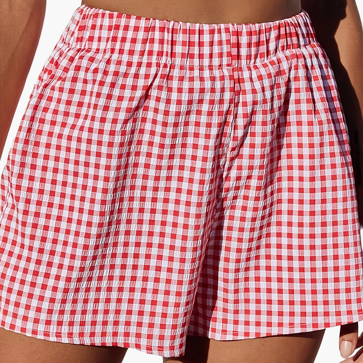 Locker-elegante Damen Shorts: Gestreift & kariert. Perfekt für entspannte Sommer-Freizeit und Alltag.