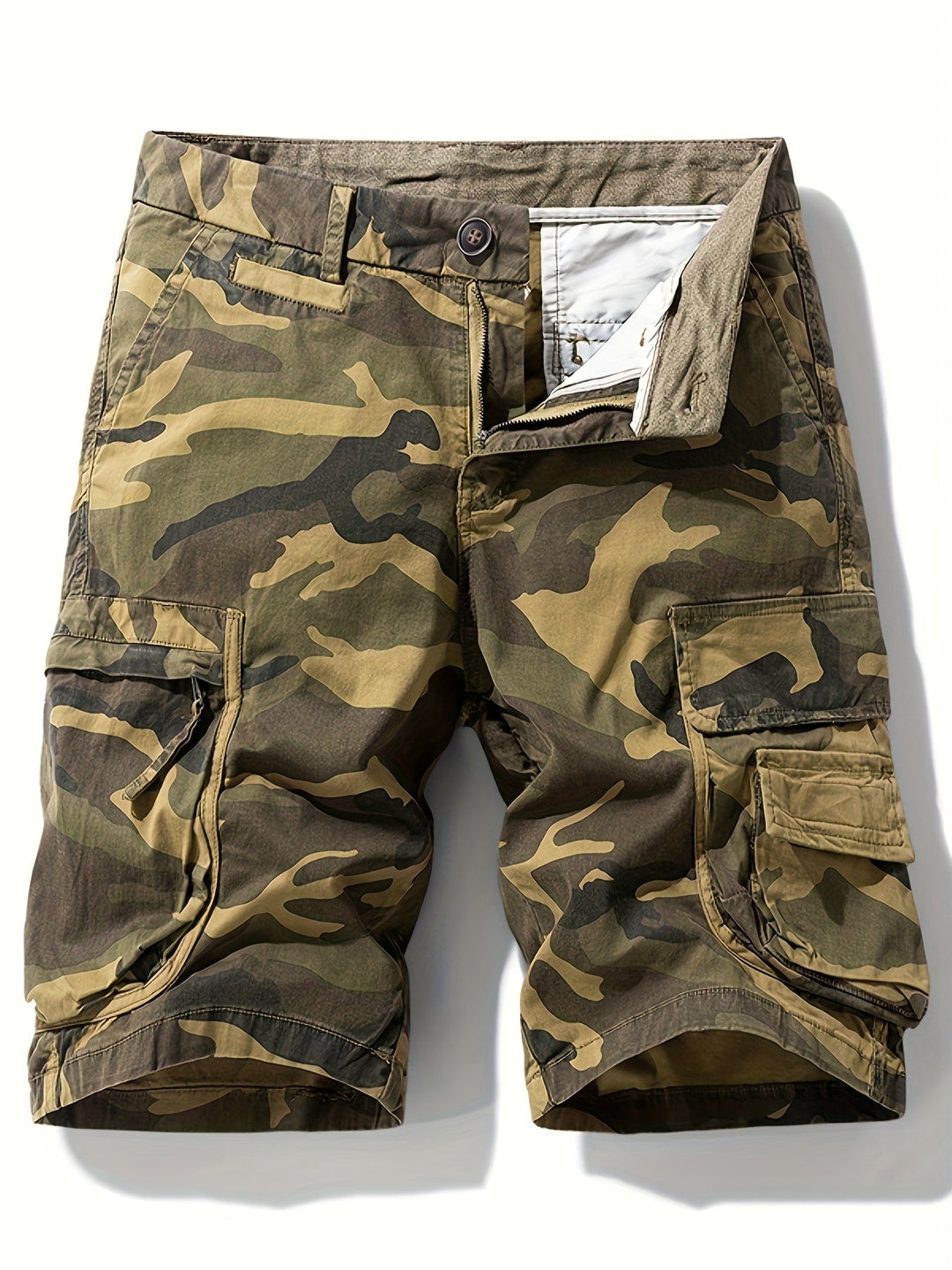 Praktische Herren Cargo-Shorts mit Tarnmuster, ideal für lässige Sommer-Freizeit-Looks.