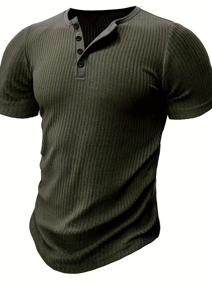 Bequemes Herren Henley T-Shirt mit Kurzarm und Knopfleiste, ideal für Frühling und Sommer.