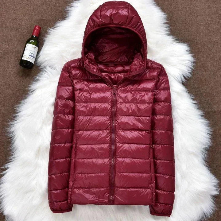 Funktionale Damen Sportjacke, leichtgewichtig, schützt vor Wind & Nässe. Ideal für Outdoor.