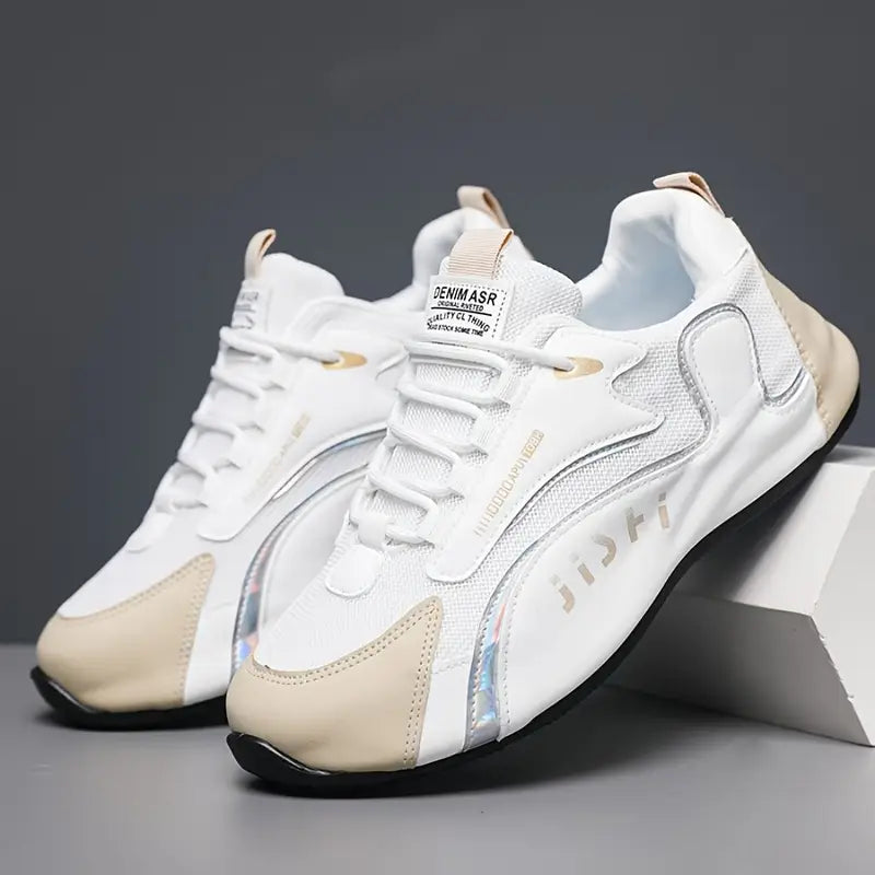 Trendige Herren Turnschuhe, bequem & rutschfest, vielseitig einsetzbar für Sport & Freizeit.