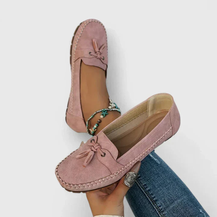 Elegante Damen Slip-On Loafer mit feiner Schleife. Bequeme flache Business- & Freizeitschuhe für Damen.