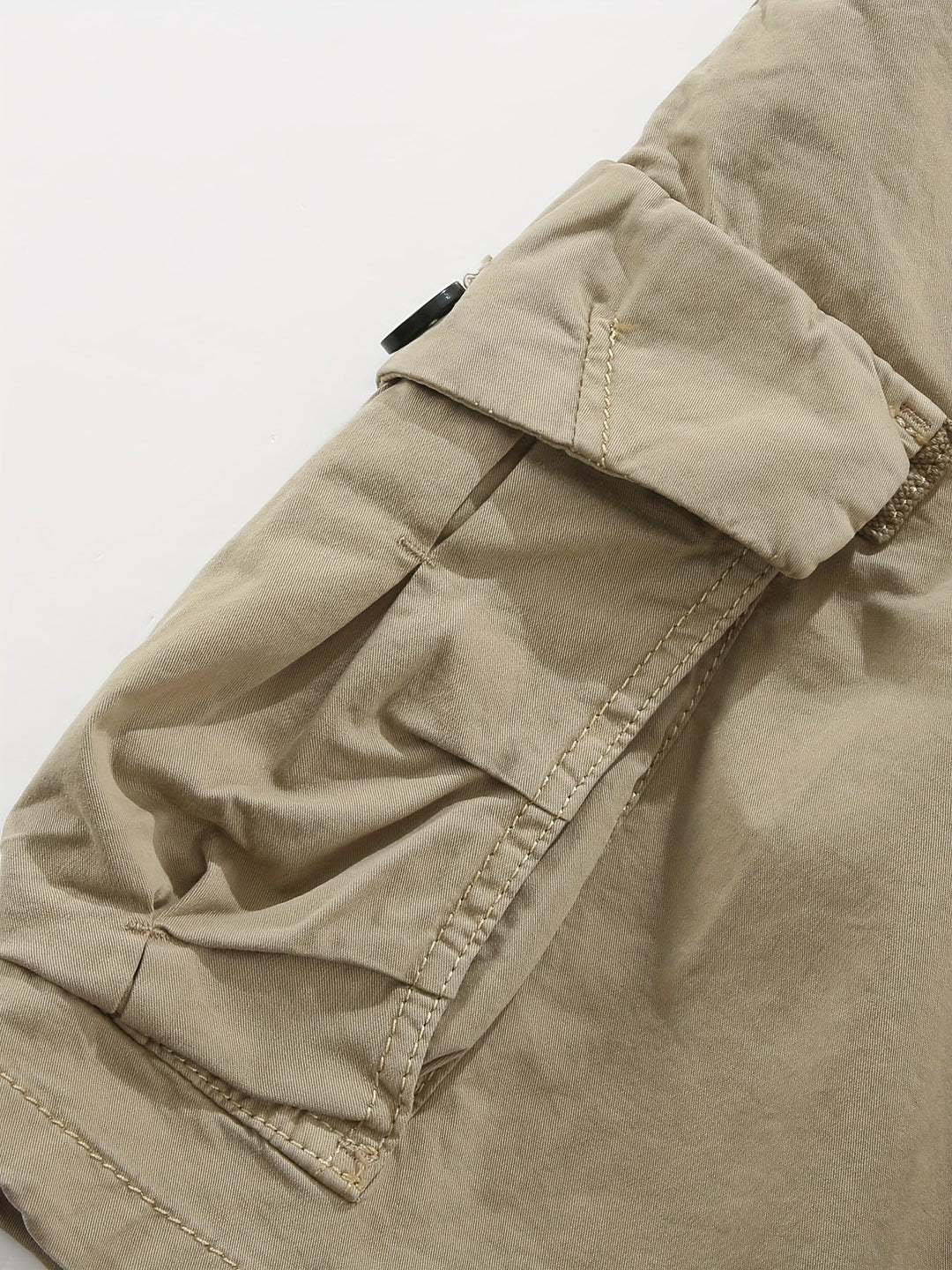 Sportliche Herren Cargoshorts für aktive Freizeitgestaltung, bequem und mit nützlichen Details.