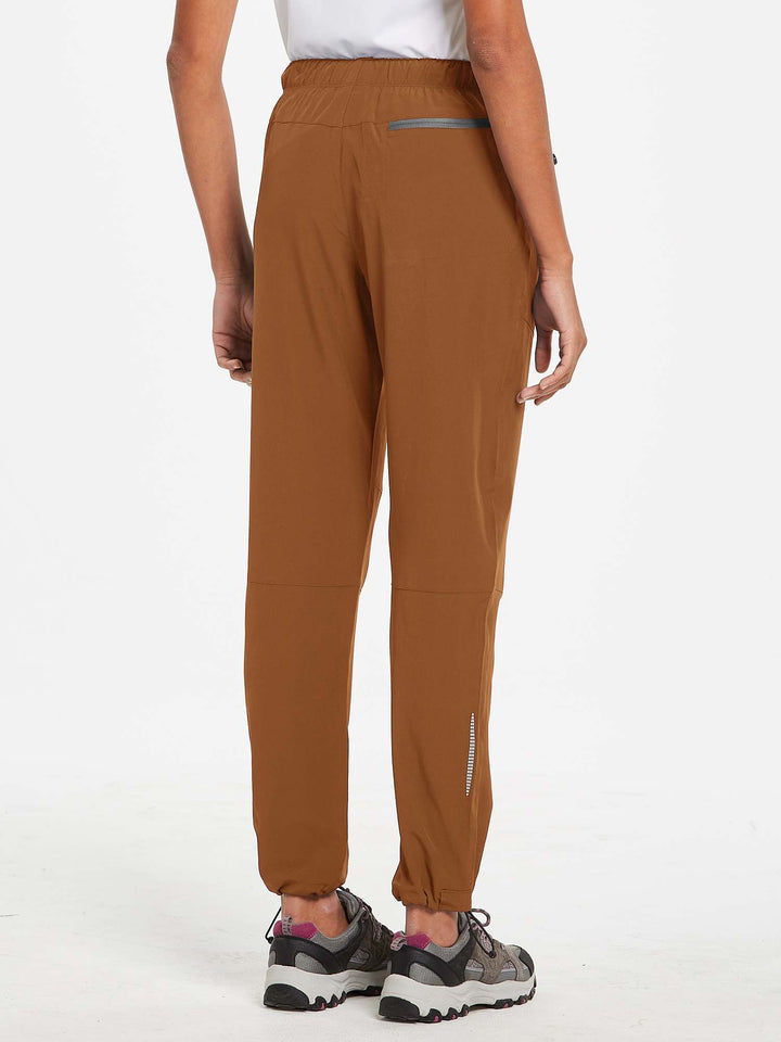 Bequeme Reisehose Damen, leicht & knitterarm, perfekt für unterwegs & Abenteuer.