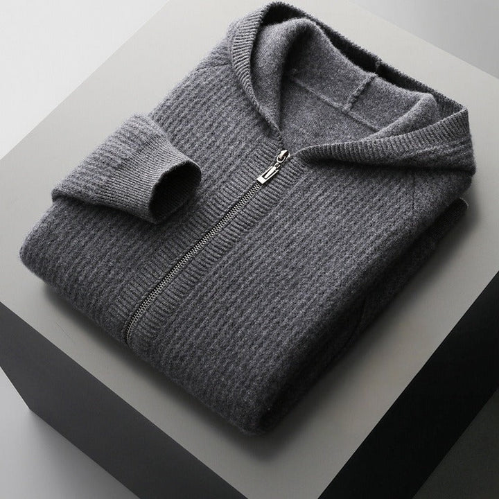 Moderner Herren Hoodie in Dunkelblau, vielseitiger Kapuzenpullover für lässige Herrenmode.