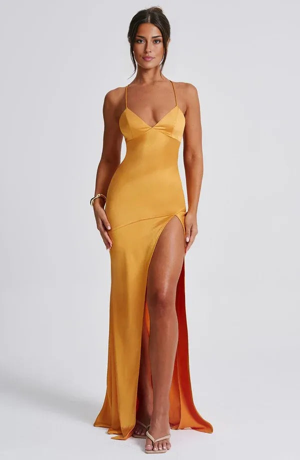 Maxikleid für Hochzeitsgäste, rückenfrei, mit V-Ausschnitt, elegant und mit Beinschlitz.
