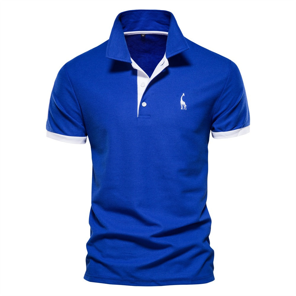 Enganliegendes Herren Poloshirt mit kurzen Ärmeln, modernem Schnitt. Perfekt für den smart-casual Sommerlook.