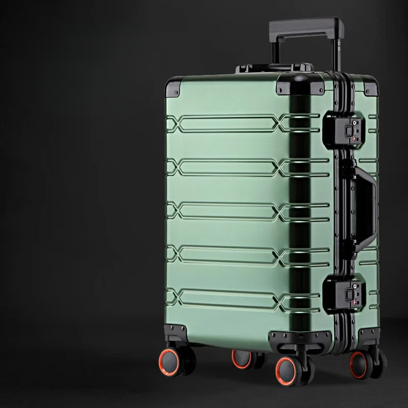 Geräumiger Businesskoffer aus Aluminium-Magnesium offen, mit cleverer Innenaufteilung für Dokumente und Laptop.