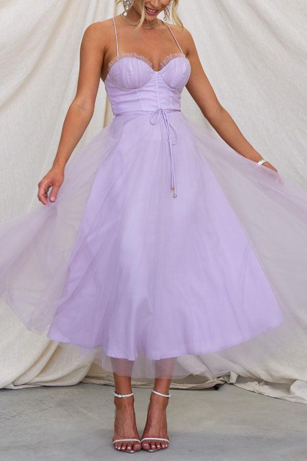 Elegantes, knöchellanges Damenkleid, ärmelloses Maxikleid mit schlichten Trägern.