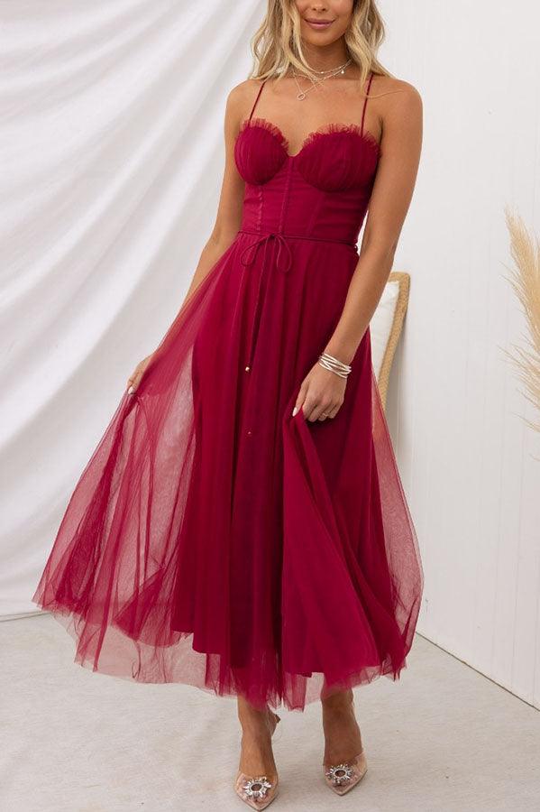 Modisches Damen Maxikleid, ärmelloses Trägerkleid mit Rundhals, in schlichter Eleganz.