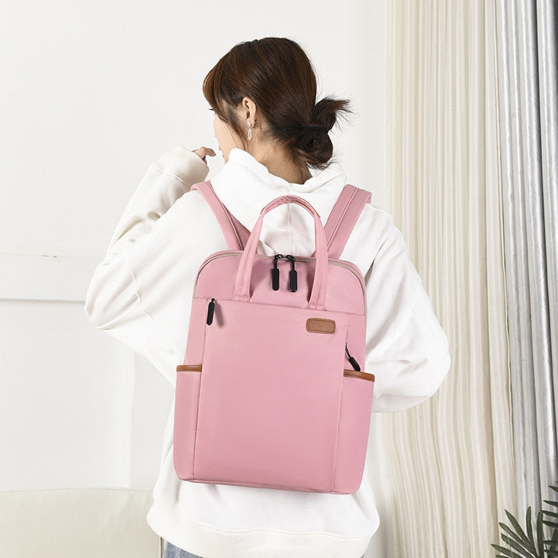 Praktischer Reiserucksack, unisex, wasserabweisend, mit Diebstahlschutz für sorgenfreies Reisen.