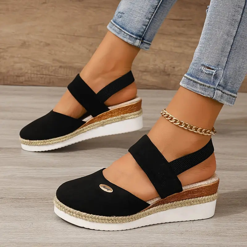 Stilvolle orthopädische Damen Sandalen für den Sommer. Komfortable Gesundheitsschuhe.