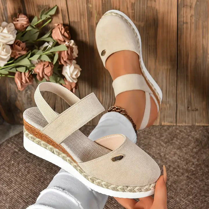 Orthopädische Damen Sandalen für schmerzfreies Gehen. Komfortschuhe, ideal bei Fussproblemen.
