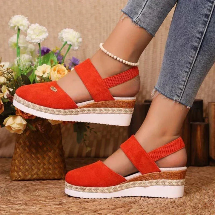 Orthopädische Damen Sandalen mit Fussbett für maximalen Komfort. Ideal für schmerzfreies Gehen.