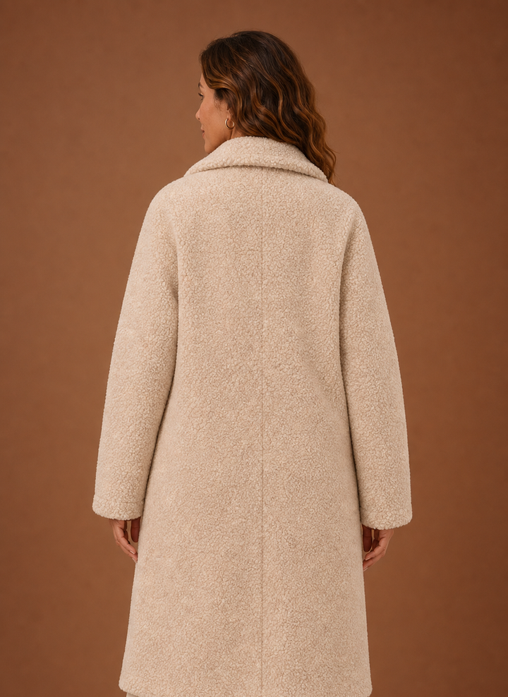 Klassischer, warmer Damen Teddymantel, Zweireiher-Design; stilvolle Oberbekleidung für Herbst & Winter.