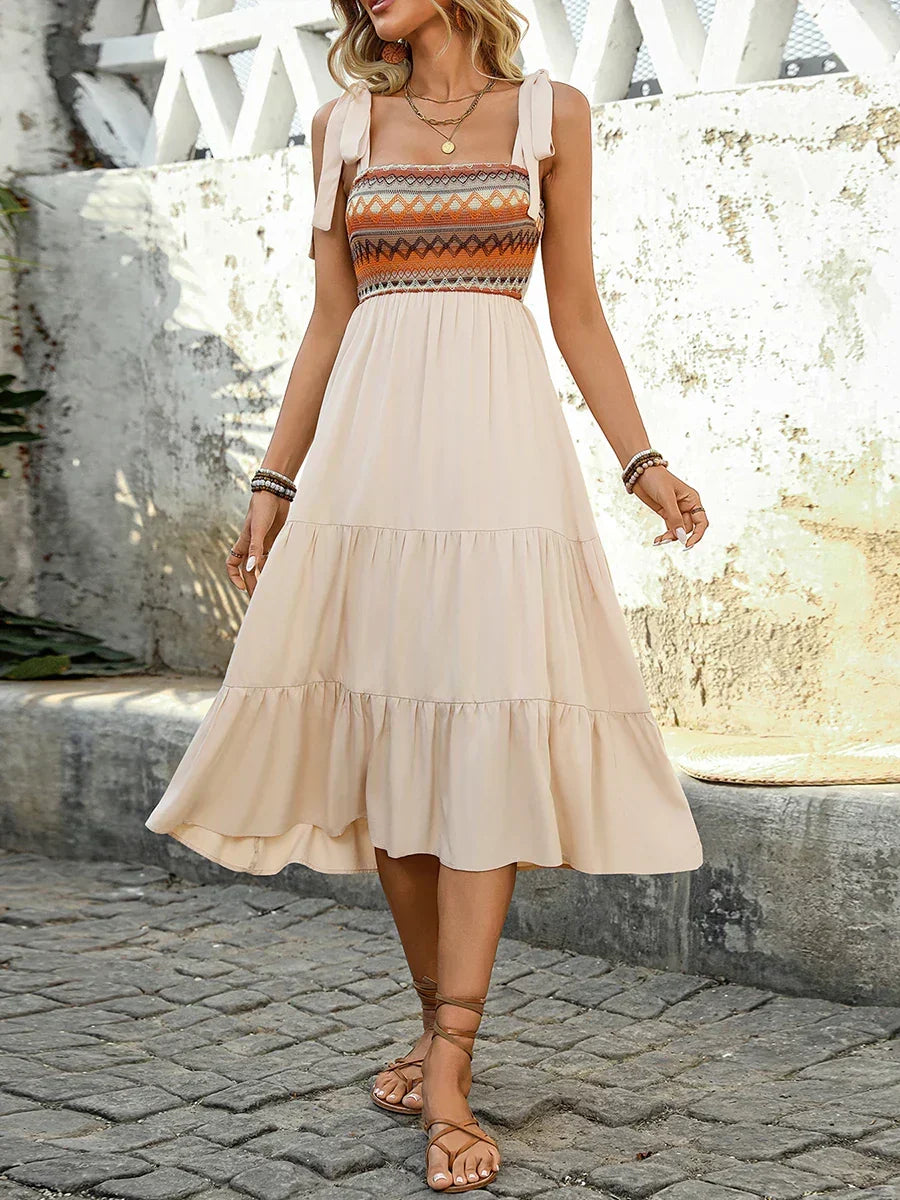 Bequemes, luftiges apricotfarbenes Midikleid mit Spaghettiträgern, elegantes Sommerkleid für Damen.